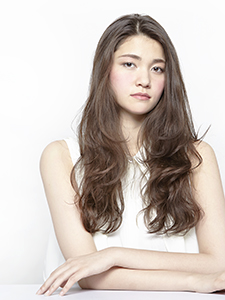 ロングヘアスタイル18