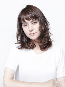 ミディアムヘアスタイル40