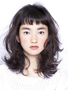 ミディアムヘアスタイル47