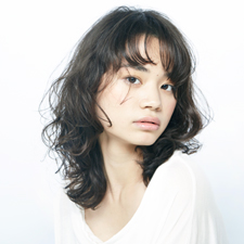 ミディアムヘアスタイル59