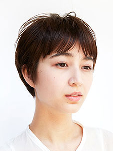 前髪ありショートヘア