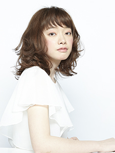 ミディアムヘアスタイル37