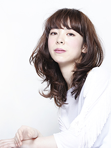 ミディアムヘアスタイル23
