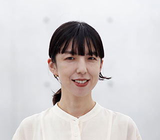 柏　佳代子
