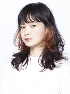 ミディアムヘアスタイル45
