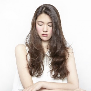 ロングヘアスタイル18