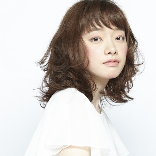 ミディアムヘアスタイル37
