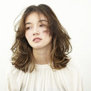 ミディアムヘアスタイル72